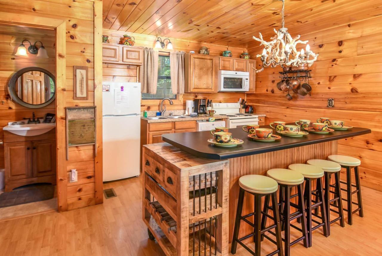 Permanent Vacation-Private Honeymoon Cabin With Hot Tub Sevierville Exterior foto